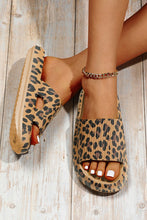 Cargar imagen en el visor de la galería, Leopard Print Thick Sole Slip On Slippers

