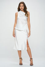 Cargar imagen en el visor de la galería, Silky Satin One Shoulder Ruched Top
