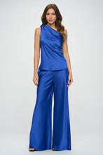 Cargar imagen en el visor de la galería, Silky Satin One Shoulder Ruched Top
