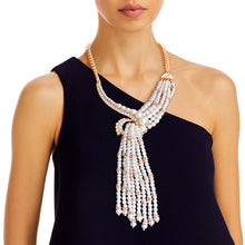 Cargar imagen en el visor de la galería, Asymmetric Cream Pearl Gold Necklace
