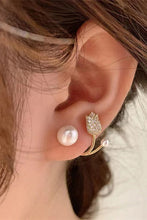 Load image into Gallery viewer, Front and back pearl and flower ear jacket
