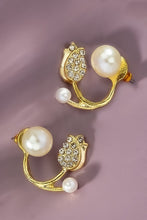 Load image into Gallery viewer, Front and back pearl and flower ear jacket
