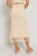 Cargar imagen en el visor de la galería, Tassel Detail Sweater Midi Skirt
