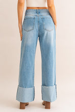 Cargar imagen en el visor de la galería, High-Waisted Wide Leg Cuffed Jeans
