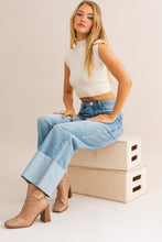 Cargar imagen en el visor de la galería, High-Waisted Wide Leg Cuffed Jeans
