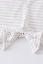 Cargar imagen en el visor de la galería, Cow smocked boy jonjon
