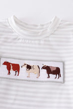 Cargar imagen en el visor de la galería, Cow smocked stripe boy shorts set

