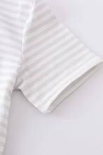 Cargar imagen en el visor de la galería, Cow smocked stripe boy shorts set
