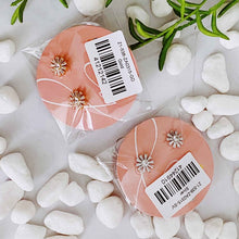 Load image into Gallery viewer, Edelweiss Backdrop Earrings
