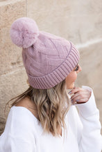 Cargar imagen en el visor de la galería, Chunky Knit Fur Pom Beanie
