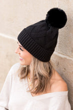 Cargar imagen en el visor de la galería, Chunky Knit Fur Pom Beanie
