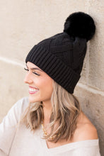 Cargar imagen en el visor de la galería, Chunky Knit Fur Pom Beanie
