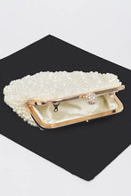 Cargar imagen en el visor de la galería, Faux Pearl Sea Shell Iconic Clutch Bag
