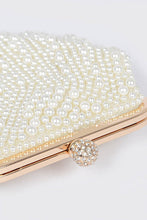 Cargar imagen en el visor de la galería, Faux Pearl Sea Shell Iconic Clutch Bag

