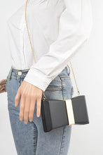 Cargar imagen en el visor de la galería, Gold Trim Iconic Bow Inspired Box Clutch
