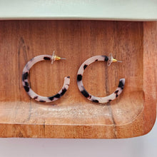 Load image into Gallery viewer, Camy Hoops - Blonde Tortoise
