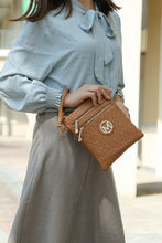 Cargar imagen en el visor de la galería, MKF Andrea Milan M Signature Crossbody by Mia K
