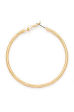 Cargar imagen en el visor de la galería, 65MM Textured Shiny Hoop Earrings
