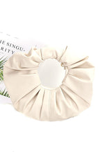 Cargar imagen en el visor de la galería, Pleated Circle Faux Leather Circle Clutch

