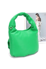 Cargar imagen en el visor de la galería, Pleated Flower Top Handle Clutch
