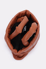 Cargar imagen en el visor de la galería, Quilted Soft Puffer Top Handle Swing Bag
