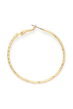 Cargar imagen en el visor de la galería, Textured Shiny Skinny Dainty Hoop Earrings
