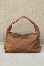 Cargar imagen en el visor de la galería, Harper Quilted Handbag
