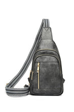 Cargar imagen en el visor de la galería, Genevive Sling Crossbody
