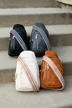 Cargar imagen en el visor de la galería, Genevive Sling Crossbody
