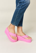 Cargar imagen en el visor de la galería, WILD DIVA Open Toe Platform Wedge Sandals
