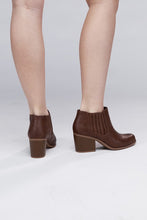 Load image into Gallery viewer, VROOM Ankle Booties
