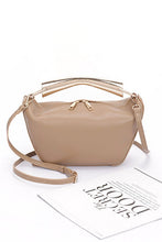 Cargar imagen en el visor de la galería, Gold Bar Handle Iconic Swing Bag
