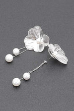 Load image into Gallery viewer, Pearl Drop Filigree Flower Earrings
