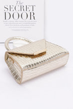 Cargar imagen en el visor de la galería, Croc Embossed Metallic Top Handle Bag
