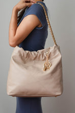 Cargar imagen en el visor de la galería, MKF Celestine Quilted Shoulder Bag by Mia K
