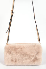 Cargar imagen en el visor de la galería, Hand Warmer Faux Fur Crossbody Bag
