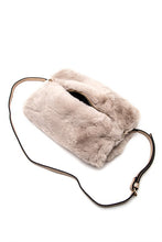Cargar imagen en el visor de la galería, Hand Warmer Faux Fur Crossbody Bag
