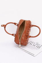 Cargar imagen en el visor de la galería, Faux Leather Quilted Top Handle Swing Bag
