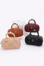 Cargar imagen en el visor de la galería, Faux Leather Quilted Top Handle Swing Bag
