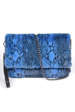 Cargar imagen en el visor de la galería, Faux Shearling Snake Print Shoulder Bag
