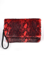 Cargar imagen en el visor de la galería, Faux Shearling Snake Print Shoulder Bag
