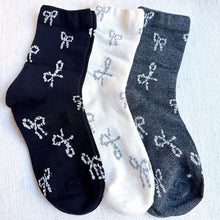 Cargar imagen en el visor de la galería, Lovely Bows Around Socks Set Of 3
