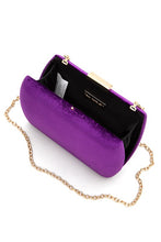 Cargar imagen en el visor de la galería, Iconic Velvet Box Clutch
