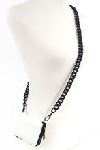 Cargar imagen en el visor de la galería, Chunky Chain Convertible Wallet
