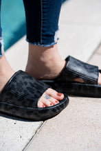 Load image into Gallery viewer, Black Leopard insanely Comfy Slides
