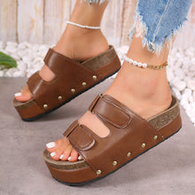 Cargar imagen en el visor de la galería, PU Leather Studded Platform Sandals
