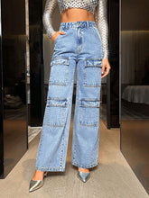 Cargar imagen en el visor de la galería, Wide Leg High Waist Jeans with Pockets
