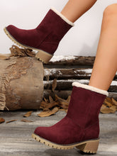 Cargar imagen en el visor de la galería, Thermal Fuzzy Block Heel Boots

