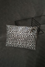 Cargar imagen en el visor de la galería, Leopard PU Leather Clutch
