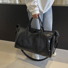 Cargar imagen en el visor de la galería, PU Leather Oversize Travel Bag
